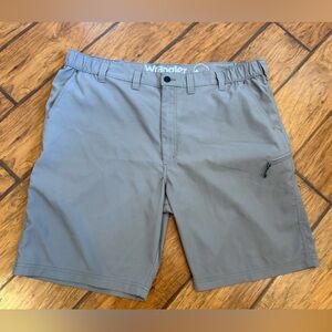 Wrangler Outdoors Performance Shorts men’s 44 gray golf lightweight active tech